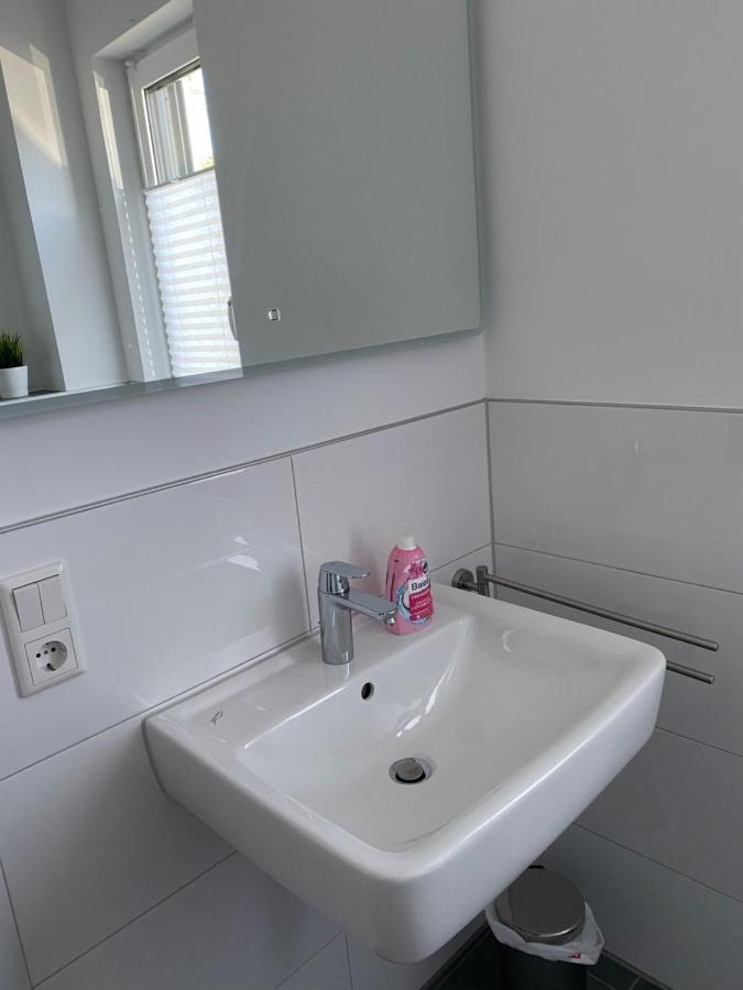Messezimmer Nahe Der Duesseldorfer Messe Mit Eigenem Eingang Und Gratis Minibar Dış mekan fotoğraf